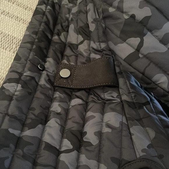 BANANA Republic fashion puffer camo jacket M NWT - Picture 8 of 8